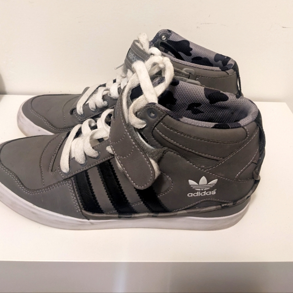 Adidas Sneakers Size 9